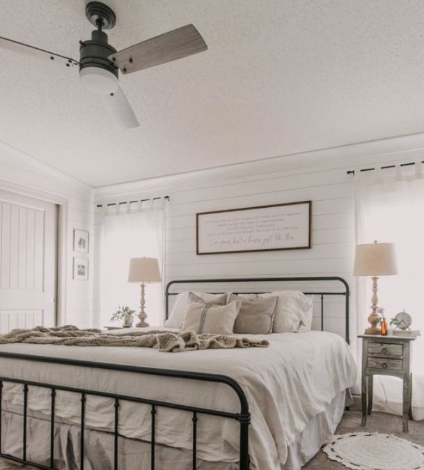 rustic style decorated bedroom